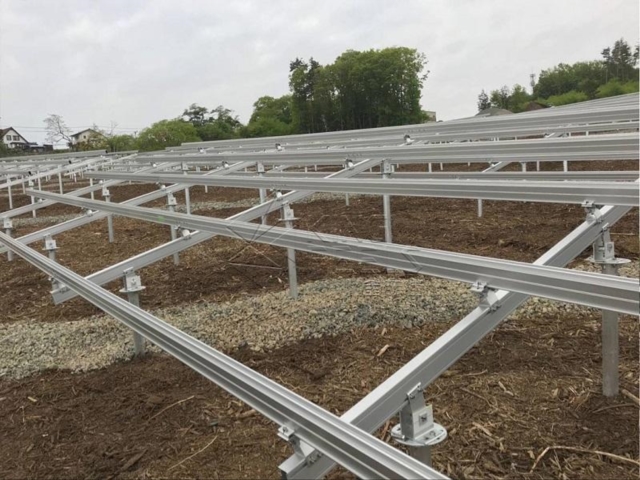 Montagem em poste de painel solar