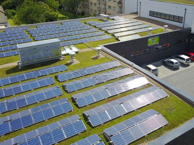 Sistema de montagem de telhado de painel solar inclinado com lastro