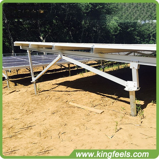 O governo japonês deve ser mais unificado na busca de metas de PV
